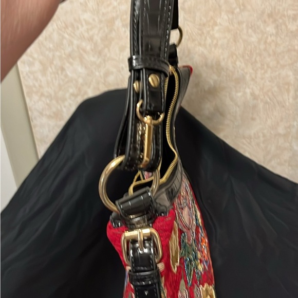 Floral Embroidered Red Hobo Bag - Picture 6 of 8